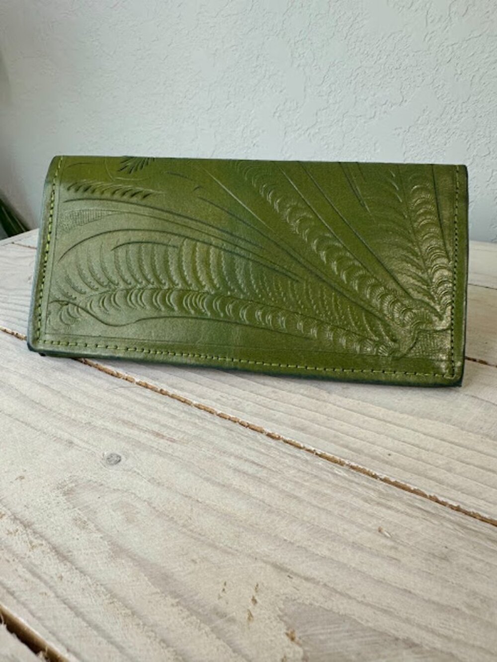 Leaders in Leather Green Tooled Wallet - Picture 4 of 9